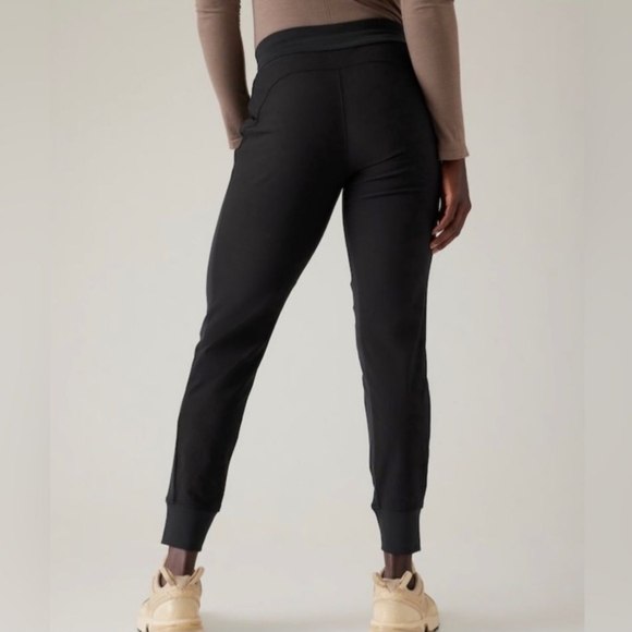 Athleta Headlands Hybrid Trek Jogger Pants Black Size 4 Zip Pockets Travel - Picture 4 of 16